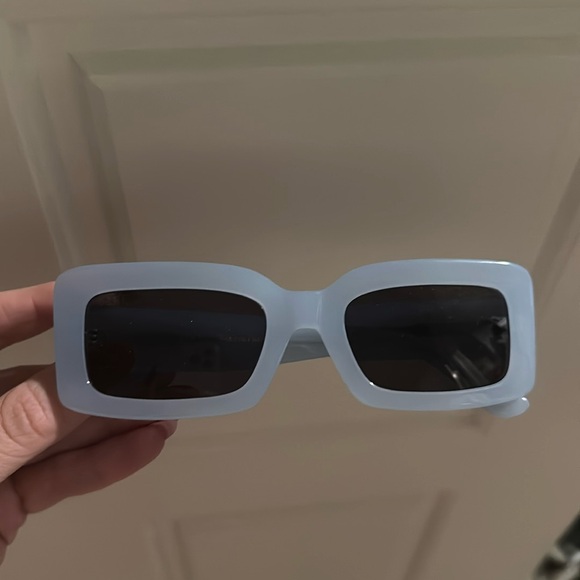 DIFF sunglasses - Picture 2 of 3